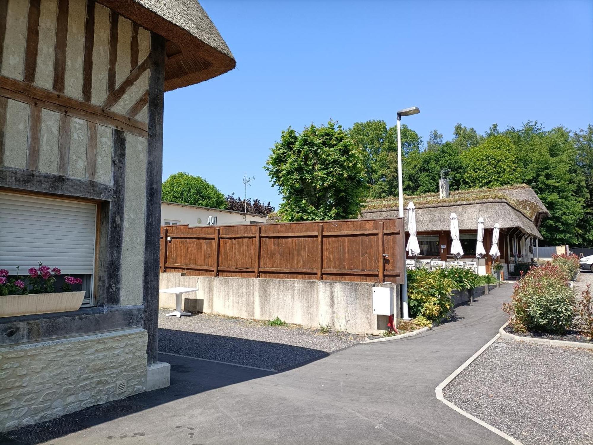 Auberge Du Vieux Tour Le Manoir Canapville  Eksteriør billede
